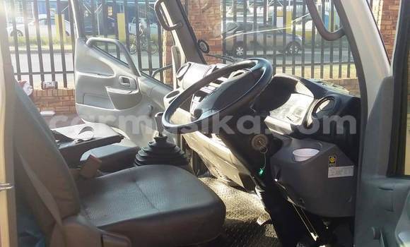 Buy Used Toyota Dyna White Car in Beitbridge in Matabeleland South Buy Used Toyota Dyna White Car in Beitbridge in Matabeleland South