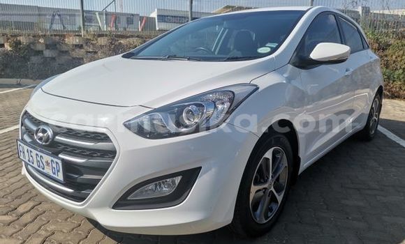 Nunua Ilio tumika Hyundai i30 Nyeupe Gari ndani ya Beitbridge nchini Matabeleland Kusini Nunua Ilio tumika Hyundai i30 Nyeupe Gari ndani ya Beitbridge nchini Matabeleland Kusini