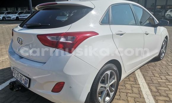 Nunua Ilio tumika Hyundai i30 Nyeupe Gari ndani ya Beitbridge nchini Matabeleland Kusini Nunua Ilio tumika Hyundai i30 Nyeupe Gari ndani ya Beitbridge nchini Matabeleland Kusini