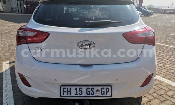 Nunua Ilio tumika Hyundai i30 Nyeupe Gari ndani ya Beitbridge nchini Matabeleland Kusini Nunua Ilio tumika Hyundai i30 Nyeupe Gari ndani ya Beitbridge nchini Matabeleland Kusini