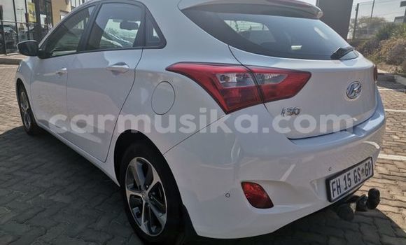 Nunua Ilio tumika Hyundai i30 Nyeupe Gari ndani ya Beitbridge nchini Matabeleland Kusini Nunua Ilio tumika Hyundai i30 Nyeupe Gari ndani ya Beitbridge nchini Matabeleland Kusini