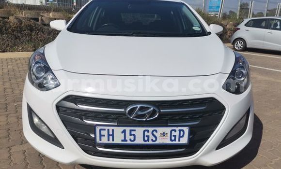 Nunua Ilio tumika Hyundai i30 Nyeupe Gari ndani ya Beitbridge nchini Matabeleland Kusini Nunua Ilio tumika Hyundai i30 Nyeupe Gari ndani ya Beitbridge nchini Matabeleland Kusini