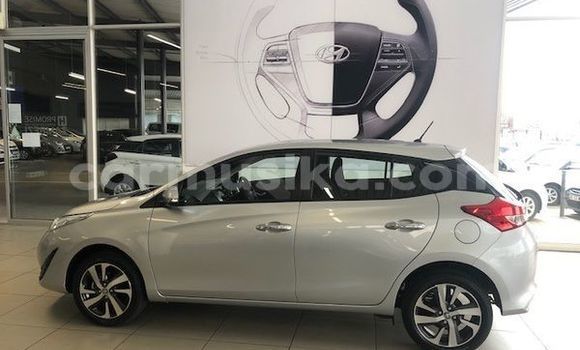 Nunua Ilio tumika Toyota Yaris Fedha Gari ndani ya Beitbridge nchini Matabeleland Kusini Nunua Ilio tumika Toyota Yaris Fedha Gari ndani ya Beitbridge nchini Matabeleland Kusini