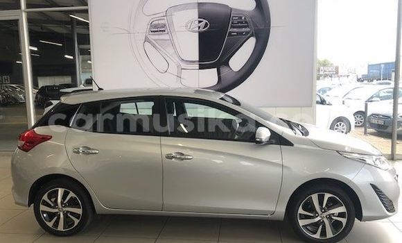 Nunua Ilio tumika Toyota Yaris Fedha Gari ndani ya Beitbridge nchini Matabeleland Kusini Nunua Ilio tumika Toyota Yaris Fedha Gari ndani ya Beitbridge nchini Matabeleland Kusini