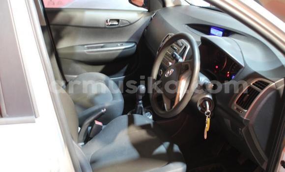 Acheter Occasion Voiture Hyundai i20 Gris à Beitbridge, Matabeleland South Acheter Occasion Voiture Hyundai i20 Gris à Beitbridge, Matabeleland South