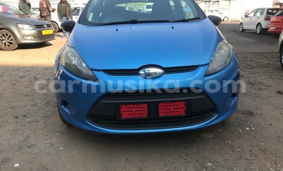 Nunua Ilio tumika Ford Fiesta Bluu Gari ndani ya Borrowdale nchini Harare