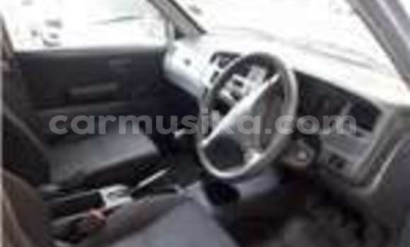 Acheter Occasion Voiture Toyota Comfort Gris à Beitbridge, Matabeleland South Acheter Occasion Voiture Toyota Comfort Gris à Beitbridge, Matabeleland South