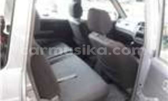 Acheter Occasion Voiture Toyota Comfort Gris à Beitbridge, Matabeleland South Acheter Occasion Voiture Toyota Comfort Gris à Beitbridge, Matabeleland South