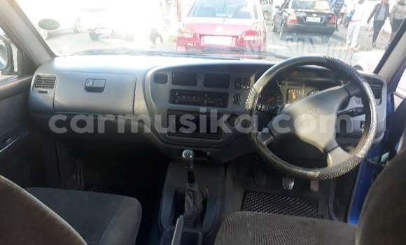 Acheter Occasion Voiture Toyota Comfort Bleu à Beitbridge, Matabeleland South Acheter Occasion Voiture Toyota Comfort Bleu à Beitbridge, Matabeleland South