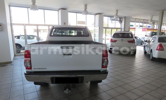 Tenga Tsaru Toyota Hilux Chena Mota in Beitbridge in Matabeleland South Tenga Tsaru Toyota Hilux Chena Mota in Beitbridge in Matabeleland South