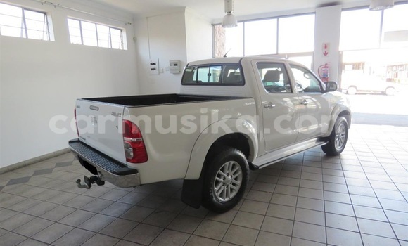 Tenga Tsaru Toyota Hilux Chena Mota in Beitbridge in Matabeleland South Tenga Tsaru Toyota Hilux Chena Mota in Beitbridge in Matabeleland South
