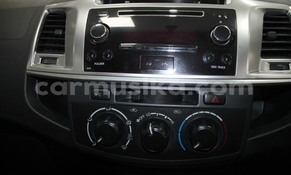 Tenga Tsaru Toyota Hilux Chena Mota in Beitbridge in Matabeleland South Tenga Tsaru Toyota Hilux Chena Mota in Beitbridge in Matabeleland South