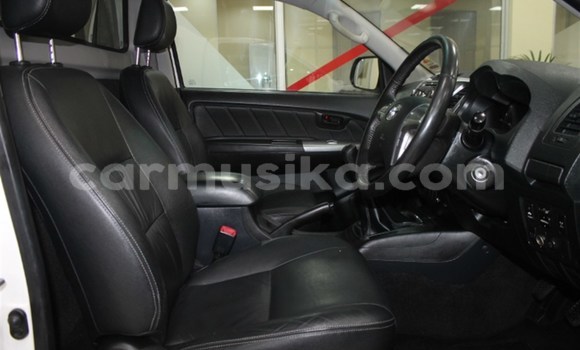 Tenga Tsaru Toyota Hilux Chena Mota in Beitbridge in Matabeleland South Tenga Tsaru Toyota Hilux Chena Mota in Beitbridge in Matabeleland South