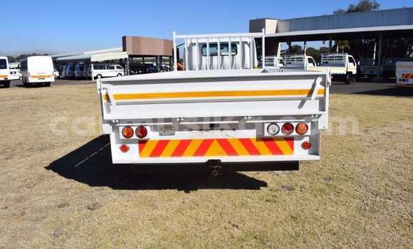 Tenga Tsaru Hino 300 Series Chena Rori in Beitbridge in Matabeleland South Tenga Tsaru Hino 300 Series Chena Rori in Beitbridge in Matabeleland South