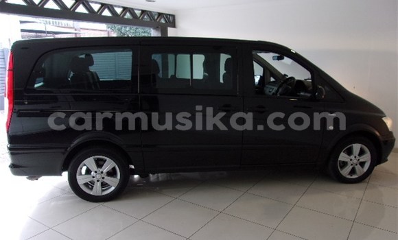 Tenga Tsaru Mercedes‒Benz Vito Nhema Mota in Beitbridge in Matabeleland South Tenga Tsaru Mercedes‒Benz Vito Nhema Mota in Beitbridge in Matabeleland South