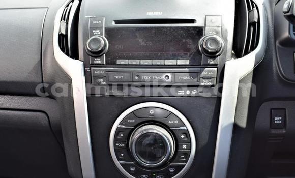 Acheter Occasion Voiture Isuzu KB Rouge à Beitbridge, Matabeleland South Acheter Occasion Voiture Isuzu KB Rouge à Beitbridge, Matabeleland South