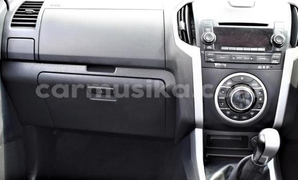 Acheter Occasion Voiture Isuzu KB Rouge à Beitbridge, Matabeleland South Acheter Occasion Voiture Isuzu KB Rouge à Beitbridge, Matabeleland South