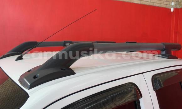 Acheter Occasion Voiture Nissan Navara Blanc à Beitbridge, Matabeleland South Acheter Occasion Voiture Nissan Navara Blanc à Beitbridge, Matabeleland South