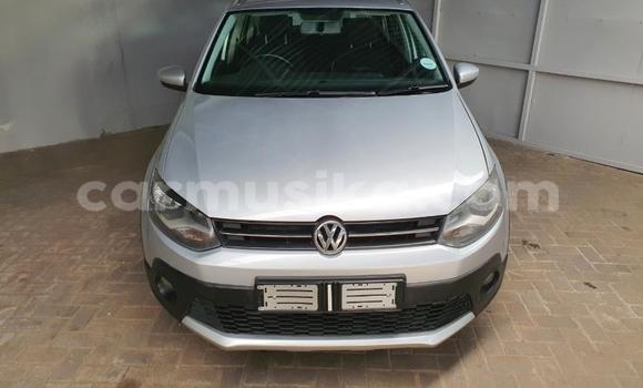Nunua Ilio tumika Volkswagen Polo Fedha Gari ndani ya Beitbridge nchini Matabeleland Kusini