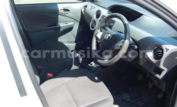 Acheter Occasion Voiture Toyota Etios Gris à Beitbridge, Matabeleland South Acheter Occasion Voiture Toyota Etios Gris à Beitbridge, Matabeleland South