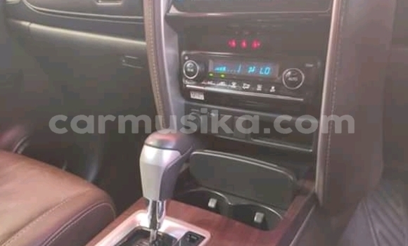 Acheter Occasion Voiture Toyota Fortuner Blanc à Beitbridge, Matabeleland South Acheter Occasion Voiture Toyota Fortuner Blanc à Beitbridge, Matabeleland South