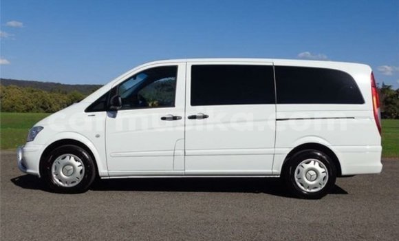 Tenga Tsaru Mercedes‒Benz Vito Chena Mota in Beitbridge in Matabeleland South