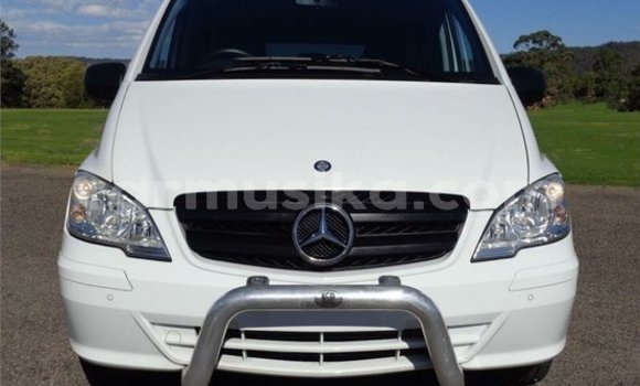 Tenga Tsaru Mercedes‒Benz Vito Chena Mota in Beitbridge in Matabeleland South Tenga Tsaru Mercedes‒Benz Vito Chena Mota in Beitbridge in Matabeleland South