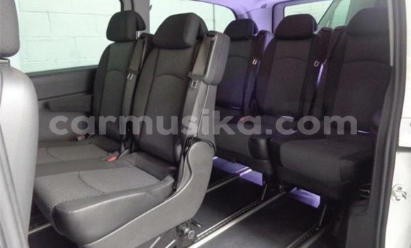 Tenga Tsaru Mercedes‒Benz Vito Chena Mota in Beitbridge in Matabeleland South Tenga Tsaru Mercedes‒Benz Vito Chena Mota in Beitbridge in Matabeleland South