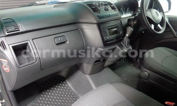 Tenga Tsaru Mercedes‒Benz Vito Chena Mota in Beitbridge in Matabeleland South Tenga Tsaru Mercedes‒Benz Vito Chena Mota in Beitbridge in Matabeleland South