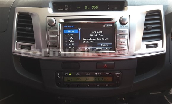 Tenga Tsaru Toyota Hilux Sirivha Mota in Beitbridge in Matabeleland South Tenga Tsaru Toyota Hilux Sirivha Mota in Beitbridge in Matabeleland South