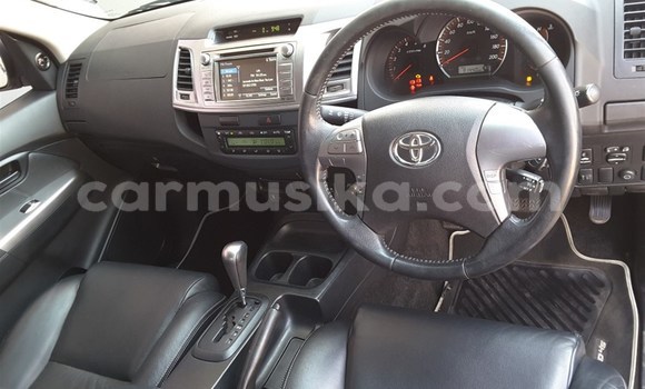 Tenga Tsaru Toyota Hilux Sirivha Mota in Beitbridge in Matabeleland South Tenga Tsaru Toyota Hilux Sirivha Mota in Beitbridge in Matabeleland South