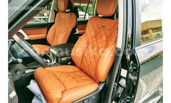 Acheter Import Voiture Toyota Land Cruiser Noir à Import - Dubai, Harare Acheter Import Voiture Toyota Land Cruiser Noir à Import - Dubai, Harare