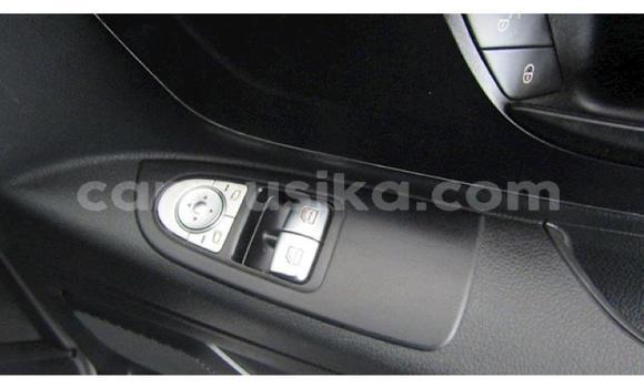 Acheter Occasion Voiture Mercedes‒Benz Vito Blanc à Harare, Harare Acheter Occasion Voiture Mercedes‒Benz Vito Blanc à Harare, Harare