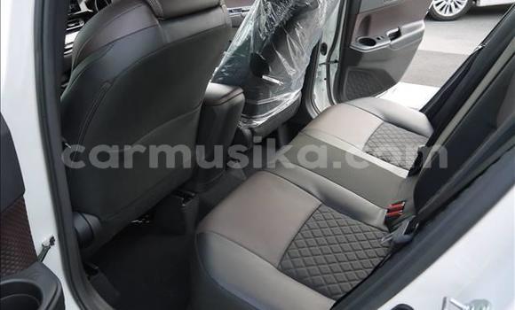 Nunua Ilio tumika Toyota C-HR Nyeupe Gari ndani ya Beitbridge nchini Matabeleland Kusini Nunua Ilio tumika Toyota C-HR Nyeupe Gari ndani ya Beitbridge nchini Matabeleland Kusini