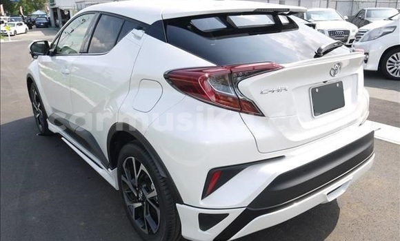 Nunua Ilio tumika Toyota C-HR Nyeupe Gari ndani ya Beitbridge nchini Matabeleland Kusini Nunua Ilio tumika Toyota C-HR Nyeupe Gari ndani ya Beitbridge nchini Matabeleland Kusini