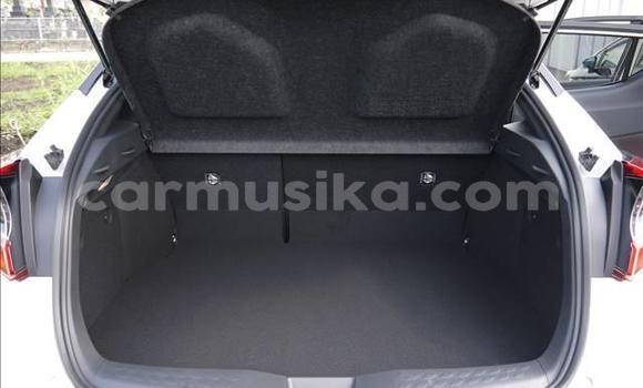 Nunua Ilio tumika Toyota C-HR Nyeupe Gari ndani ya Beitbridge nchini Matabeleland Kusini Nunua Ilio tumika Toyota C-HR Nyeupe Gari ndani ya Beitbridge nchini Matabeleland Kusini