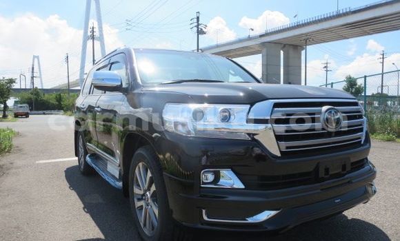 Nunua Ilio tumika Toyota Land Cruiser Nyeusi Gari ndani ya Alexandra Park nchini Harare Nunua Ilio tumika Toyota Land Cruiser Nyeusi Gari ndani ya Alexandra Park nchini Harare