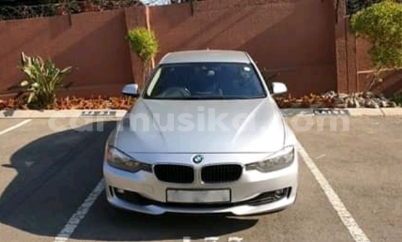 Tenga Tsaru BMW 3200 Sirivha Mota in Borrowdale in Harare
