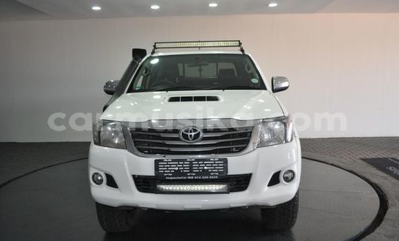 Buy Used Toyota Hilux White Car in Harare in Harare Buy Used Toyota Hilux White Car in Harare in Harare