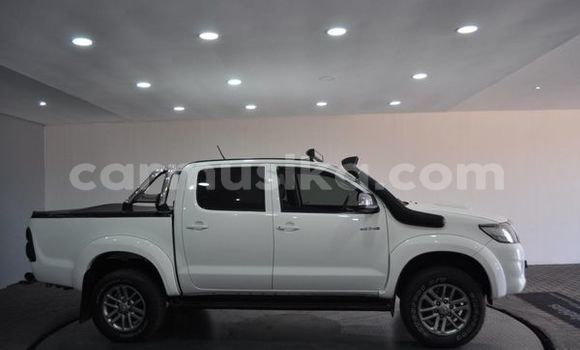 Buy Used Toyota Hilux White Car in Harare in Harare Buy Used Toyota Hilux White Car in Harare in Harare