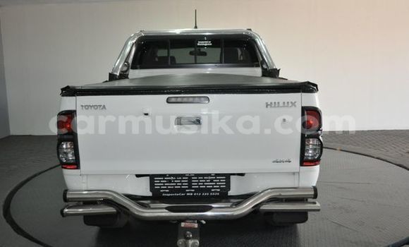 Buy Used Toyota Hilux White Car in Harare in Harare Buy Used Toyota Hilux White Car in Harare in Harare