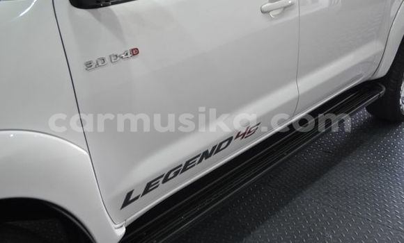 Buy Used Toyota Hilux White Car in Harare in Harare Buy Used Toyota Hilux White Car in Harare in Harare