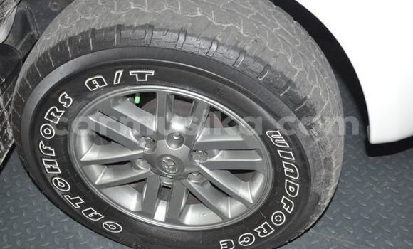 Buy Used Toyota Hilux White Car in Harare in Harare Buy Used Toyota Hilux White Car in Harare in Harare