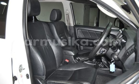 Buy Used Toyota Hilux White Car in Harare in Harare Buy Used Toyota Hilux White Car in Harare in Harare