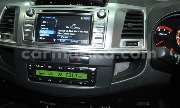 Buy Used Toyota Hilux White Car in Harare in Harare Buy Used Toyota Hilux White Car in Harare in Harare