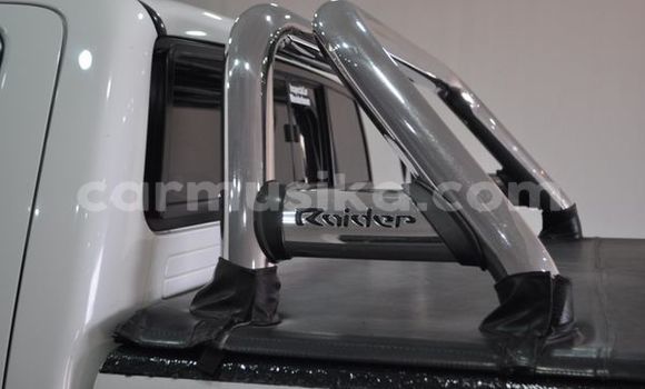 Buy Used Toyota Hilux White Car in Harare in Harare Buy Used Toyota Hilux White Car in Harare in Harare