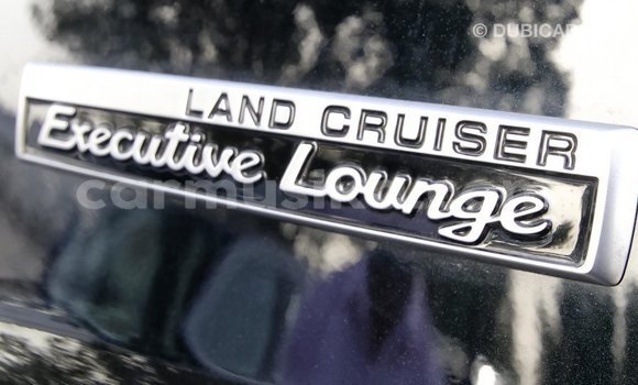 Tenga Imported Toyota Land Cruiser Nhema Mota in Import - Dubai in Harare Tenga Imported Toyota Land Cruiser Nhema Mota in Import - Dubai in Harare