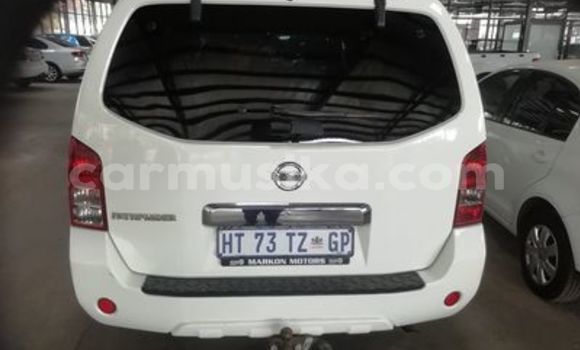 Tenga Tsaru Nissan Pathfinder Chena Mota in Beitbridge in Matabeleland South Tenga Tsaru Nissan Pathfinder Chena Mota in Beitbridge in Matabeleland South