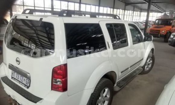 Tenga Tsaru Nissan Pathfinder Chena Mota in Beitbridge in Matabeleland South Tenga Tsaru Nissan Pathfinder Chena Mota in Beitbridge in Matabeleland South