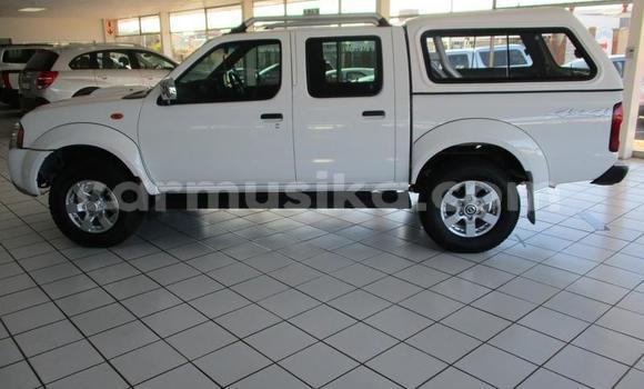 Acheter Occasion Voiture Nissan Hardbody Blanc à Beitbridge, Matabeleland South Acheter Occasion Voiture Nissan Hardbody Blanc à Beitbridge, Matabeleland South
